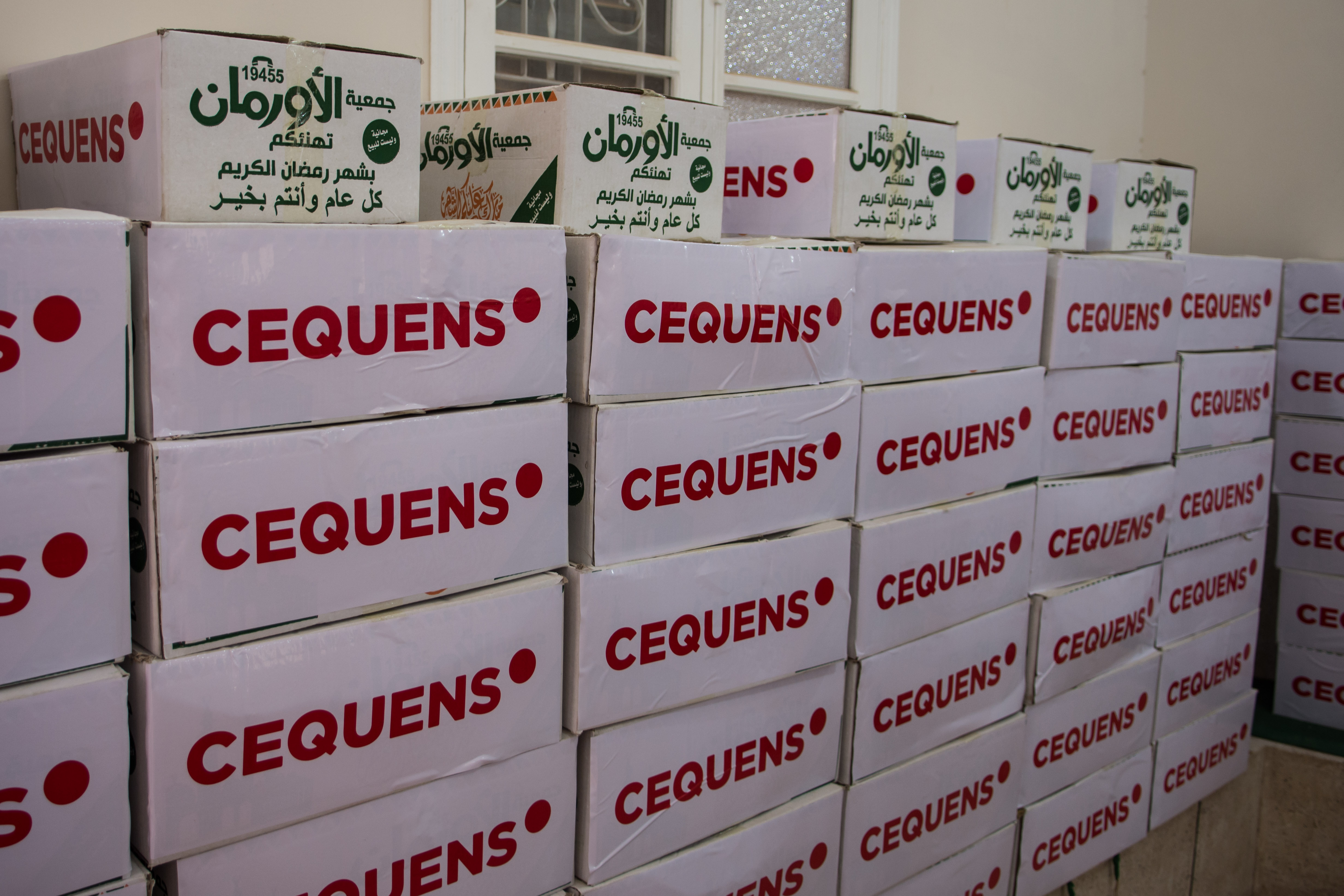 CEQUENS collaborates with Orman Association to support families with food boxes.
